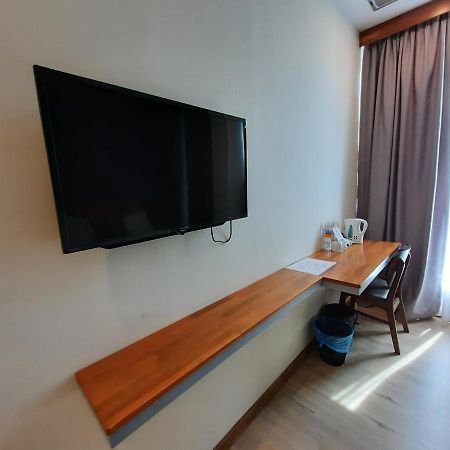 Hotin Inn Kuching Extérieur photo