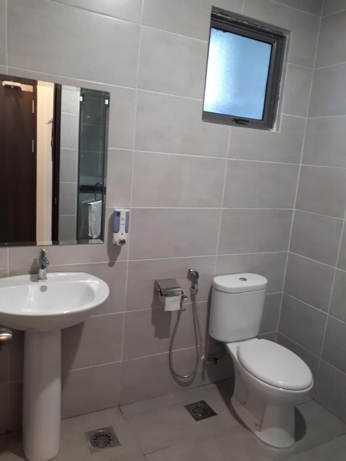 Hotin Inn Kuching Extérieur photo