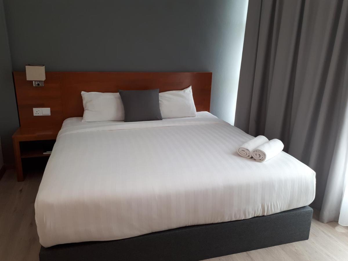 Hotin Inn Kuching Extérieur photo