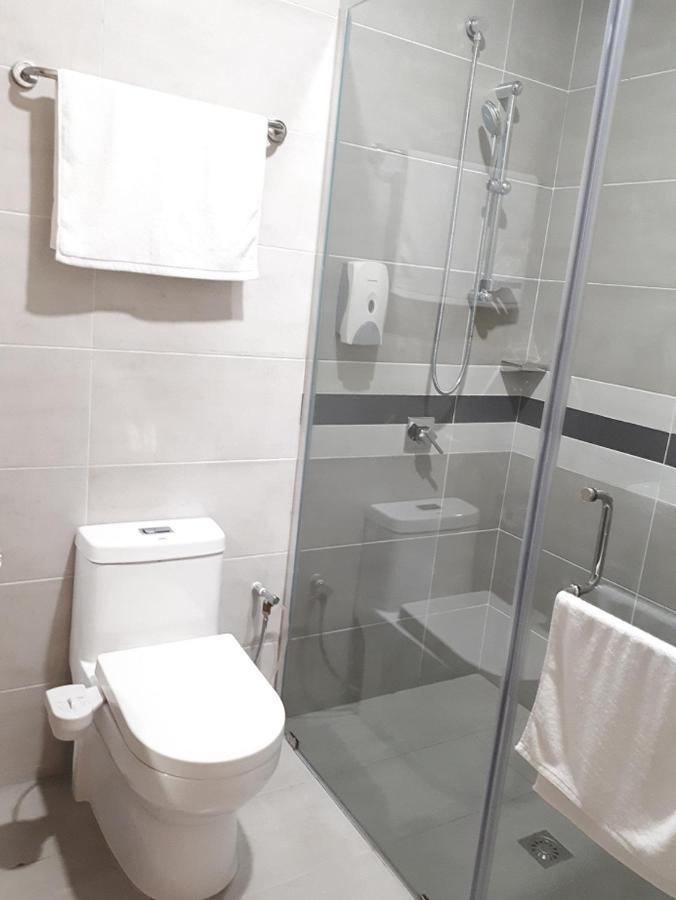 Hotin Inn Kuching Extérieur photo