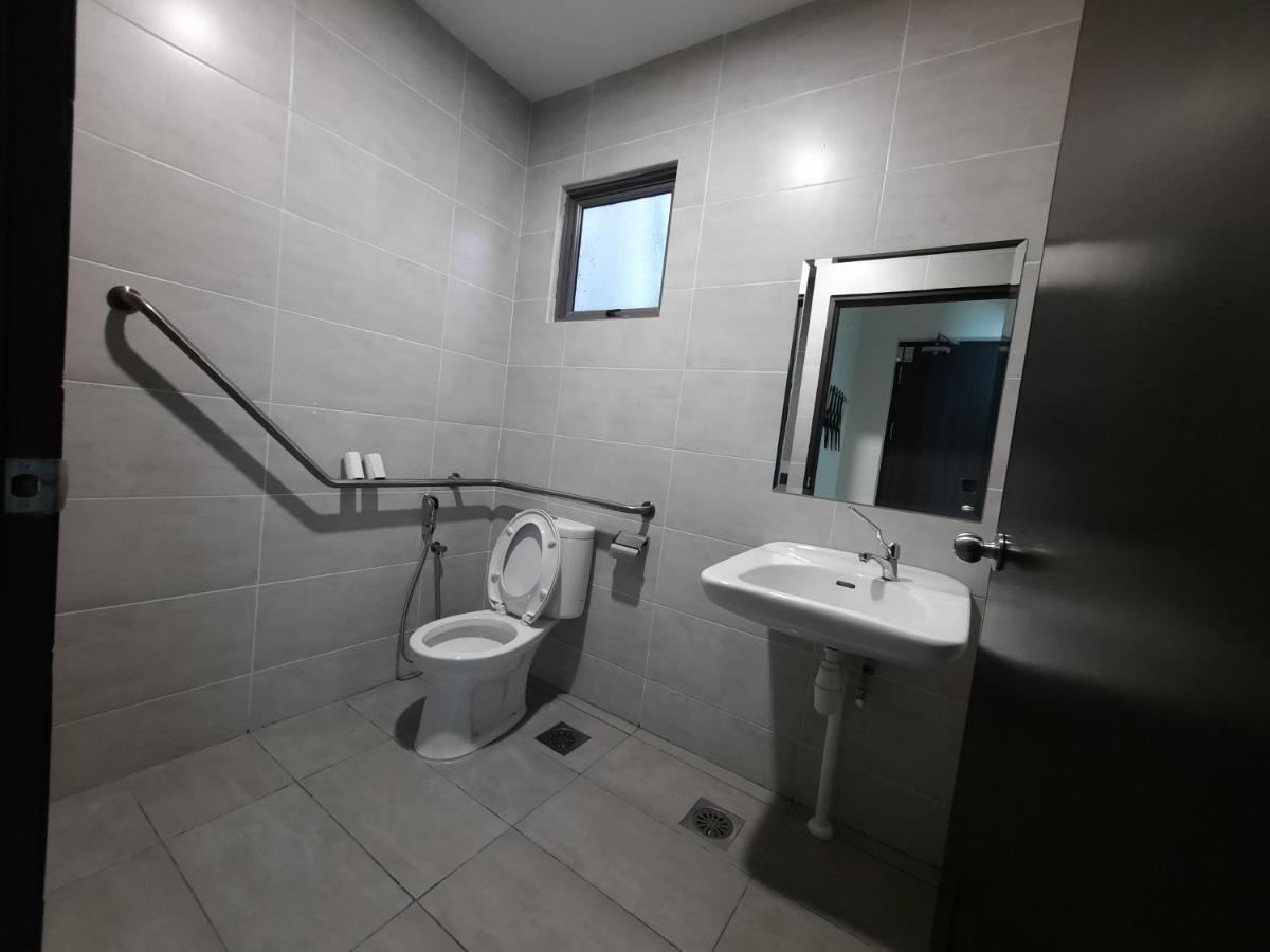 Hotin Inn Kuching Extérieur photo